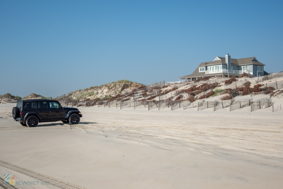 Carova 4x4 Beach and neighborhood