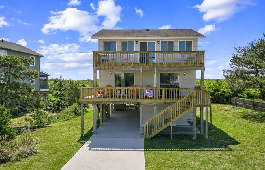 K8030 Parrothead Inn