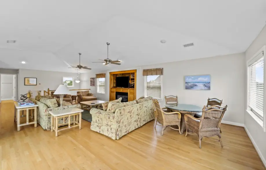 1363 - Enchantment by the Sea