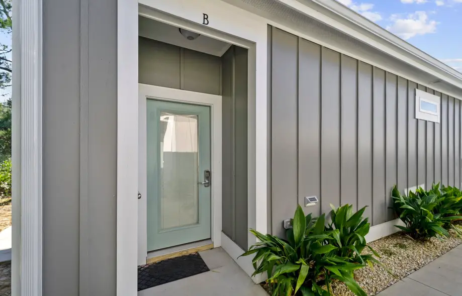 1383 - Victoria's Corner