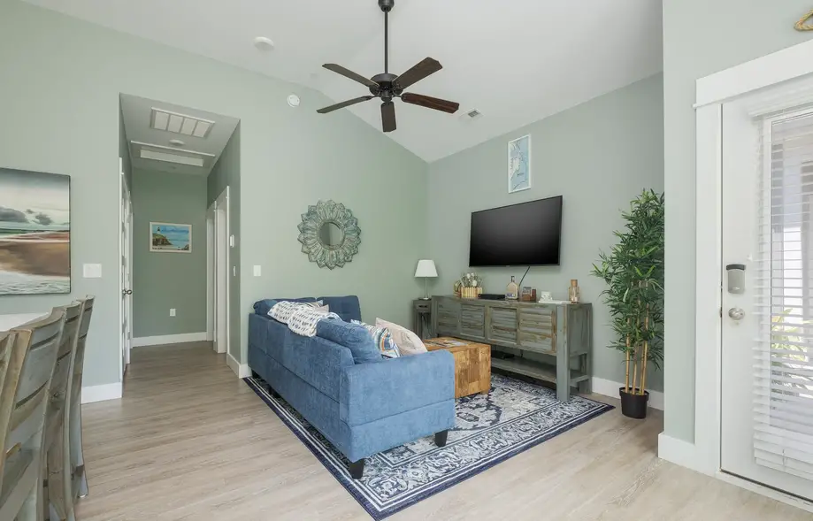 1383 - Victoria's Corner