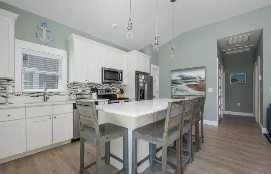 1383 - Victoria's Corner