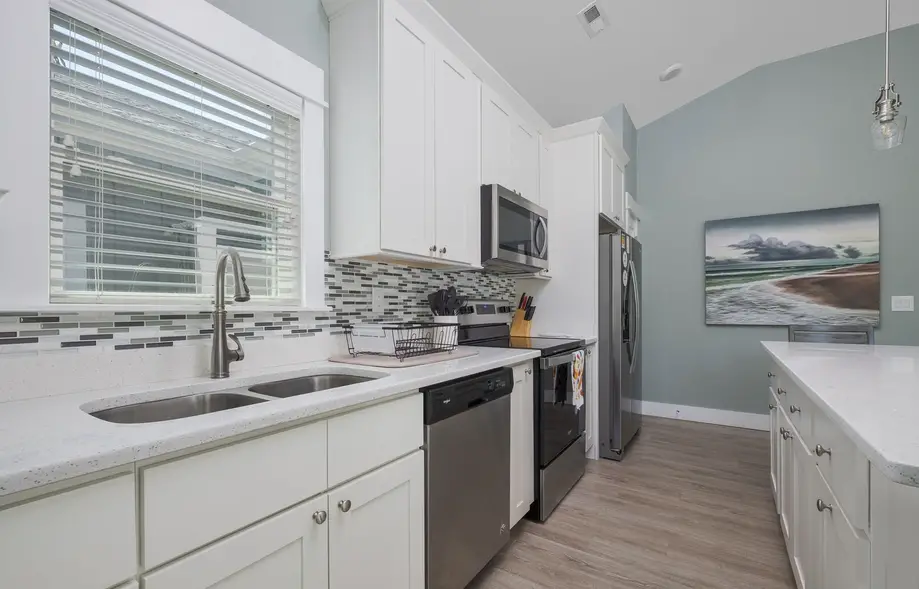 1383 - Victoria's Corner